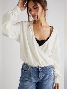 We The Free People Anyway Tee Gardenia NEW WITH TAGS SIZE L